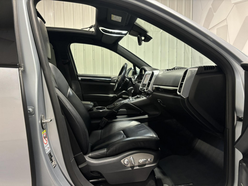 Photo 14 de l'offre de PORSCHE CAYENNE E-Hybrid V6 416 - BVA + options  à 35990€ chez VL Auto