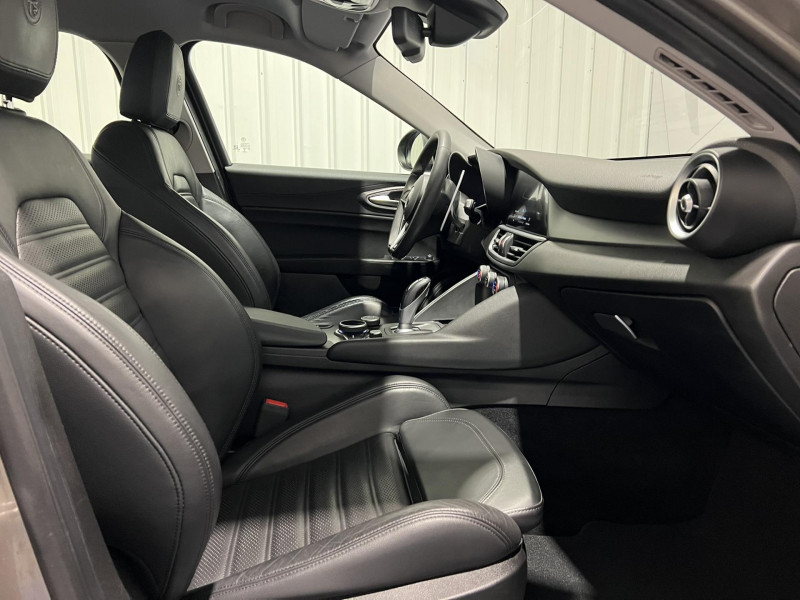Photo 11 de l'offre de ALFA ROMEO GIULIA 2.0 TB 280 ch AT8 Q4 Veloce à 24990€ chez VL Auto