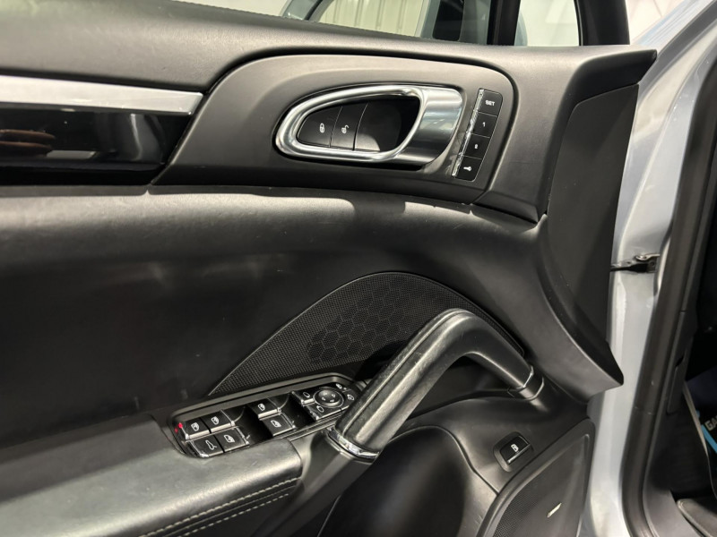 Photo 22 de l'offre de PORSCHE CAYENNE E-Hybrid V6 416 - BVA + options  à 35990€ chez VL Auto