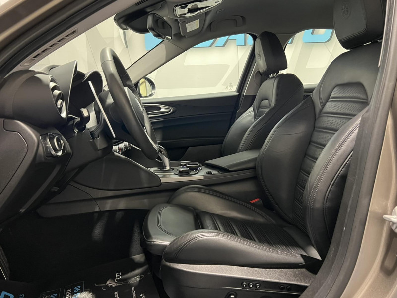 Photo 7 de l'offre de ALFA ROMEO GIULIA 2.0 TB 280 ch AT8 Q4 Veloce à 24990€ chez VL Auto