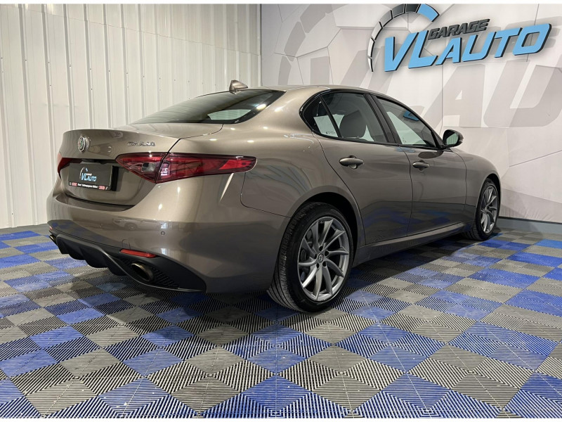 Photo 5 de l'offre de ALFA ROMEO GIULIA 2.0 TB 280 ch AT8 Q4 Veloce à 24990€ chez VL Auto