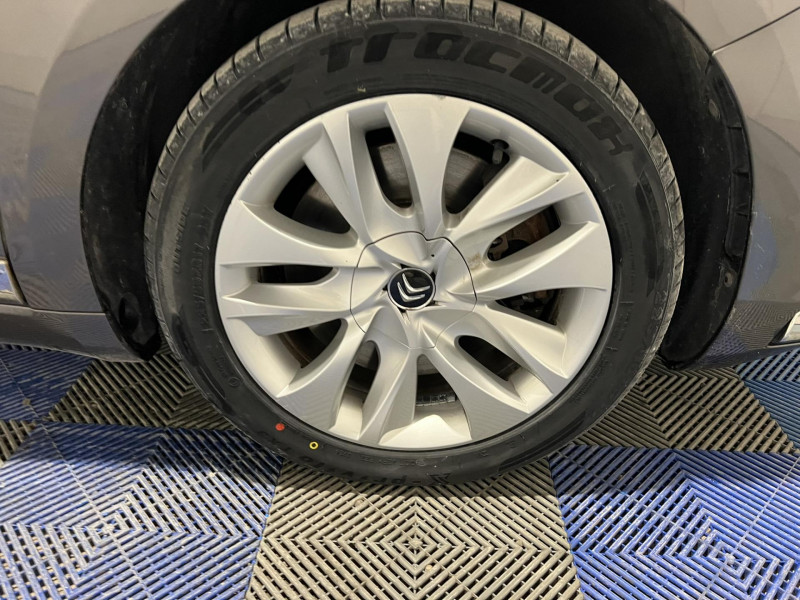 Photo 15 de l'offre de DS DS5  BlueHDi 180 S&S EAT6 Be Chic à 12990€ chez VL Auto