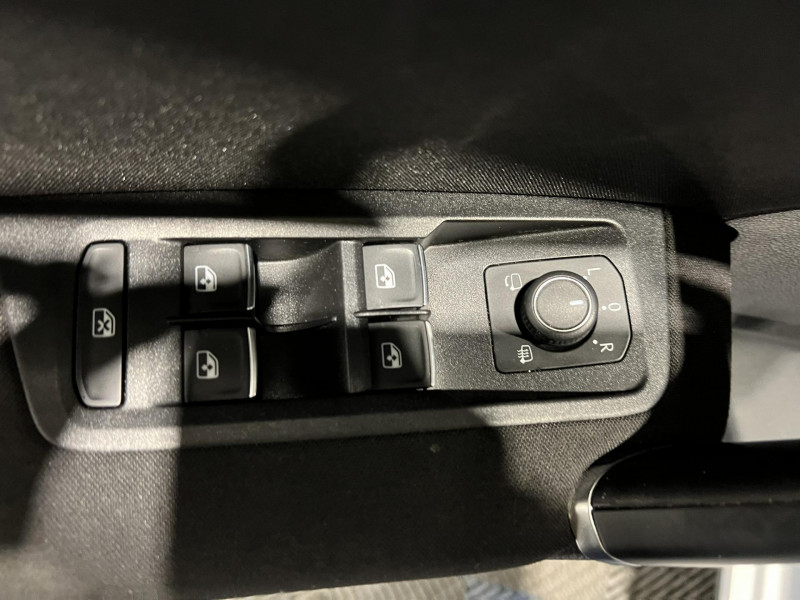 Photo 23 de l'offre de VOLKSWAGEN TOURAN 1.4 TSI 150 BMT DSG7 5pl Sound à 14990€ chez VL Auto