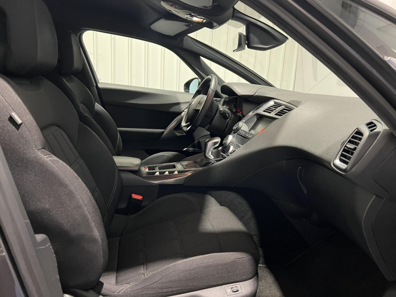 Photo 11 de l'offre de DS DS5  BlueHDi 180 S&S EAT6 Be Chic à 12990€ chez VL Auto