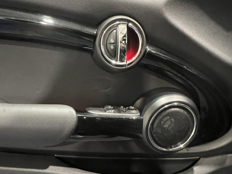 Photo 23 de l'offre de MINI MINI 3 Portes Cooper SD 170 ch BVA6 à 14490€ chez VL Auto
