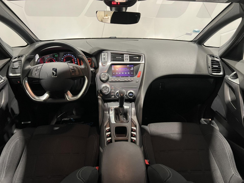 Photo 6 de l'offre de DS DS5  BlueHDi 180 S&S EAT6 Be Chic à 12990€ chez VL Auto