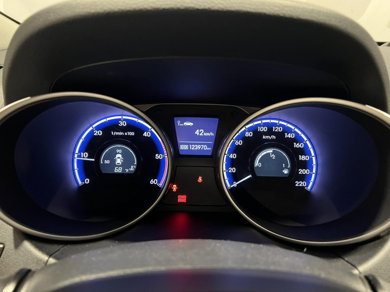 Photo 10 de l'offre de HYUNDAI ix35  2.0 CRDi 136 4WD Pack Premium à 9990€ chez VL Auto