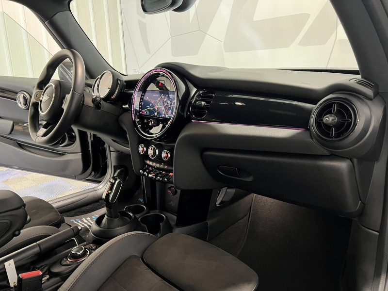 Photo 13 de l'offre de MINI MINI 3 Portes Cooper 136 ch DKG7 Finition John Cooper Works à 23990€ chez VL Auto