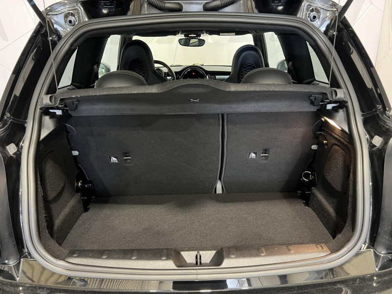 Photo 15 de l'offre de MINI MINI 3 Portes Cooper 136 ch DKG7 Finition John Cooper Works à 23990€ chez VL Auto
