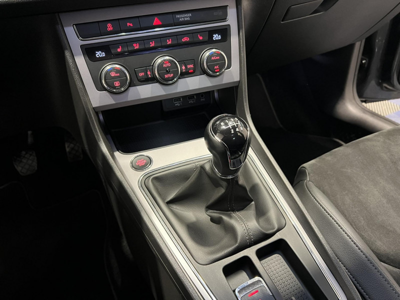 Photo 11 de l'offre de SEAT LEON 1.0 TSI 115 Start/Stop BVM6 Style à 13990€ chez VL Auto