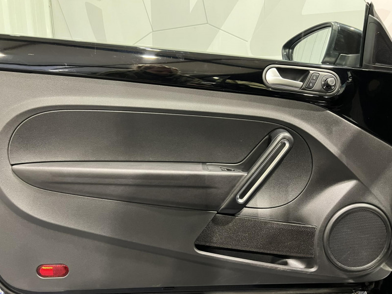 Photo 21 de l'offre de VOLKSWAGEN COCCINELLE Cabriolet 1.4 TSI 150 BMT Couture DSG7 à 15990€ chez VL Auto