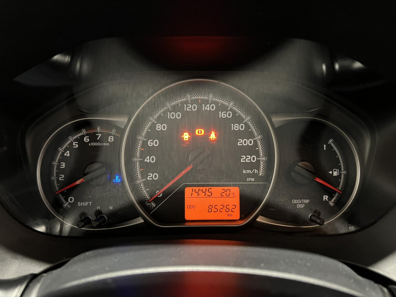 Photo 13 de l'offre de TOYOTA YARIS 100 VVT-i Lounge à 9490€ chez VL Auto