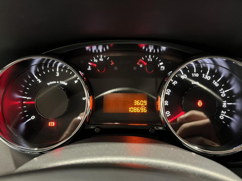 Photo 13 de l'offre de PEUGEOT 3008  1.6 BlueHDi 115ch S&S BVM6 Style à 10990€ chez VL Auto