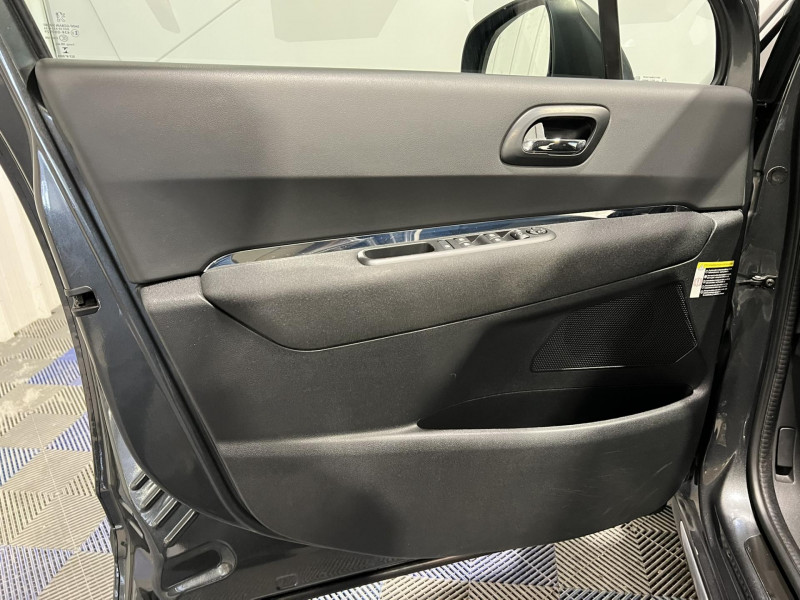 Photo 12 de l'offre de PEUGEOT 3008  1.6 BlueHDi 115ch S&S BVM6 Style à 10990€ chez VL Auto