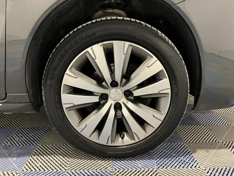 Photo 16 de l'offre de PEUGEOT 3008  1.6 BlueHDi 115ch S&S BVM6 Style à 10990€ chez VL Auto