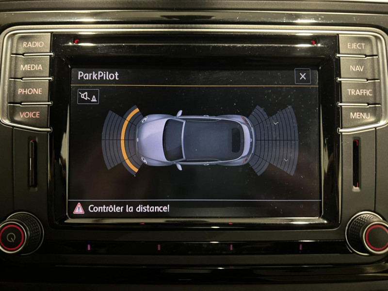 Photo 13 de l'offre de VOLKSWAGEN COCCINELLE Cabriolet 1.4 TSI 150 BMT Couture DSG7 à 15990€ chez VL Auto