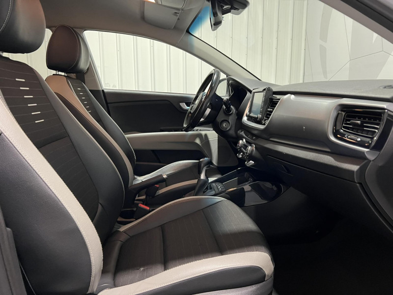 Photo 11 de l'offre de KIA STONIC 1.6 CRDi 115 ch ISG BVM6 Design à 15490€ chez VL Auto