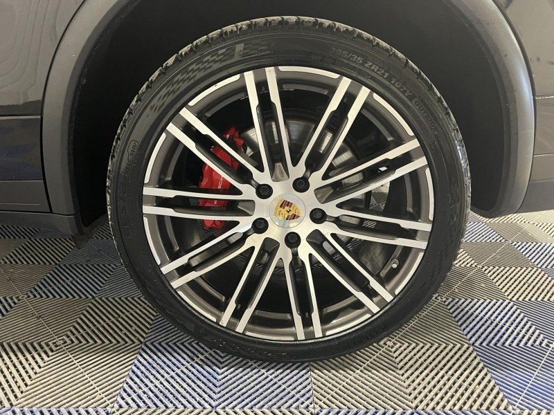 Photo 18 de l'offre de PORSCHE CAYENNE 4.8 V8 520 Turbo BVA + Toit + options à 41990€ chez VL Auto