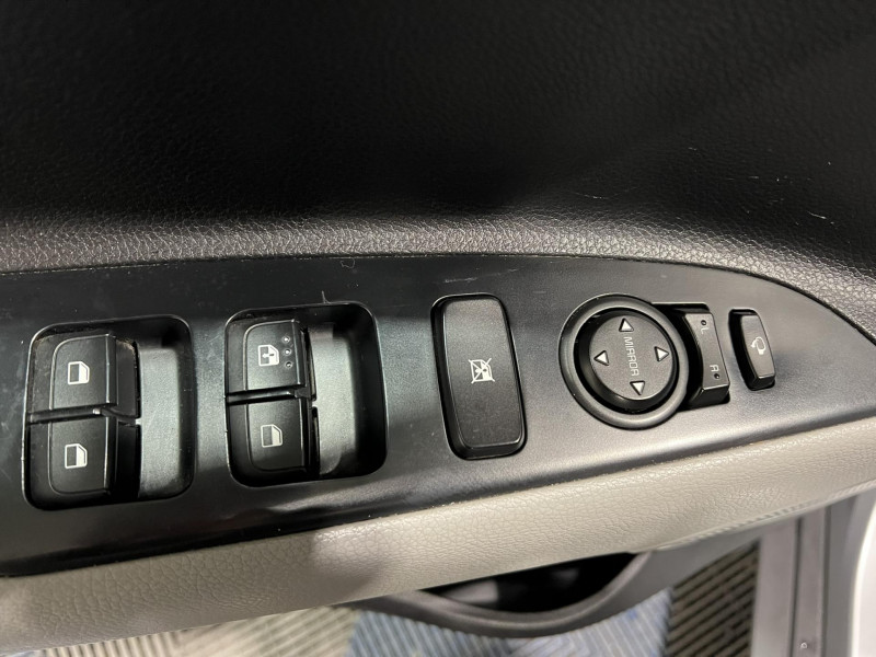 Photo 22 de l'offre de KIA STONIC 1.6 CRDi 115 ch ISG BVM6 Design à 15490€ chez VL Auto