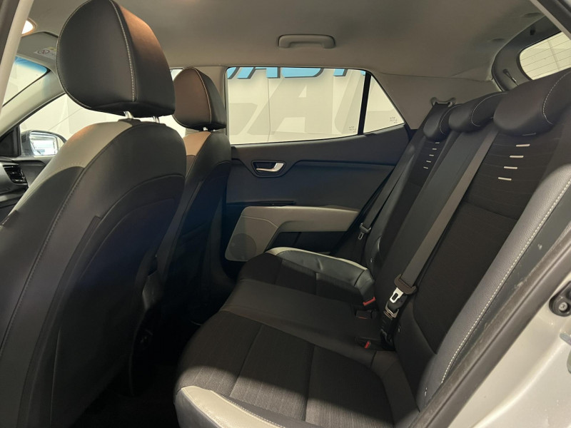Photo 8 de l'offre de KIA STONIC 1.6 CRDi 115 ch ISG BVM6 Design à 15490€ chez VL Auto