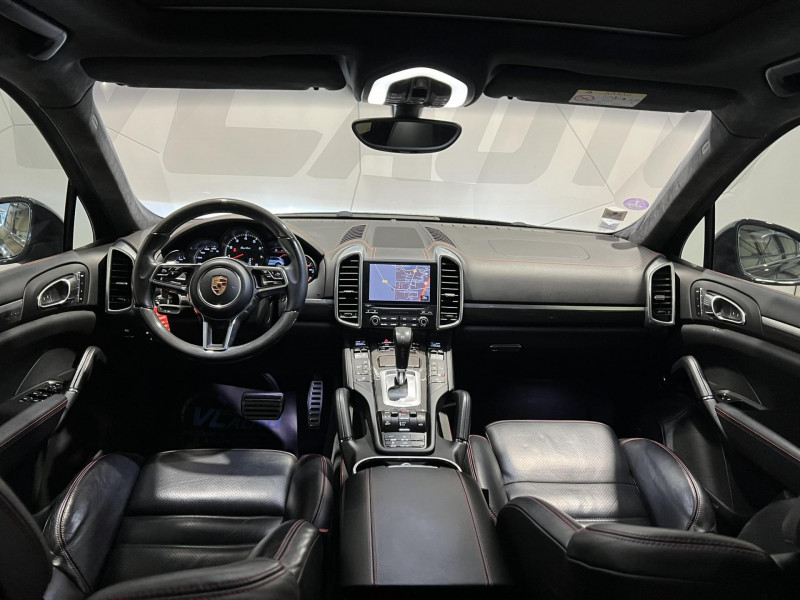 Photo 6 de l'offre de PORSCHE CAYENNE 4.8 V8 520 Turbo BVA + Toit + options à 41990€ chez VL Auto