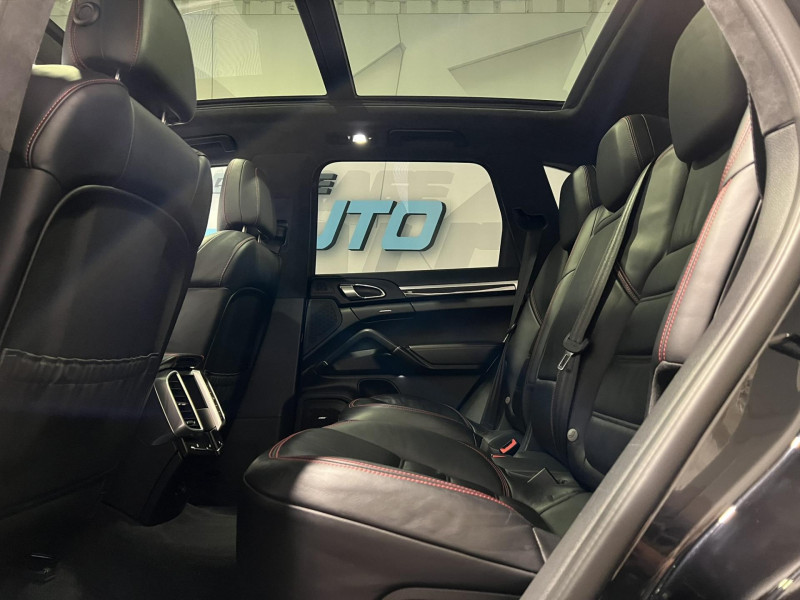 Photo 8 de l'offre de PORSCHE CAYENNE 4.8 V8 520 Turbo BVA + Toit + options à 41990€ chez VL Auto