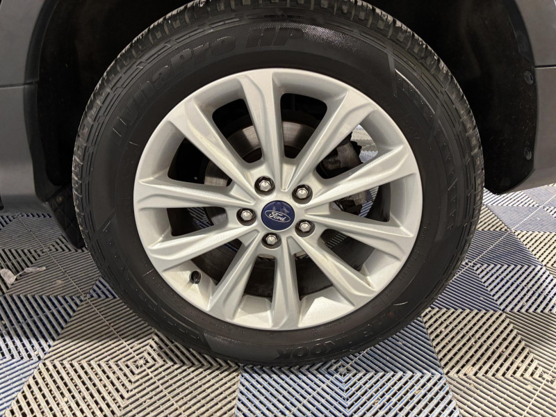 Photo 18 de l'offre de FORD KUGA 1.5 EcoBoost 150 S&S 4x2 BVM6 Titanium à 14490€ chez VL Auto
