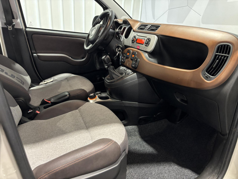 Photo 14 de l'offre de FIAT PANDA 0.9 TwinAir Turbo 90 ch S&S 4x4 Cross à 9490€ chez VL Auto