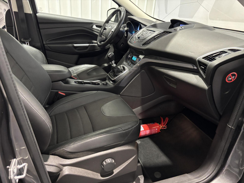 Photo 13 de l'offre de FORD KUGA 1.5 EcoBoost 150 S&S 4x2 BVM6 Titanium à 14490€ chez VL Auto