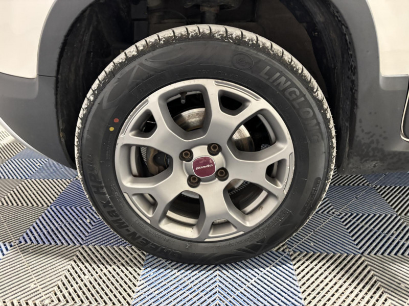 Photo 18 de l'offre de FIAT PANDA 0.9 TwinAir Turbo 90 ch S&S 4x4 Cross à 9490€ chez VL Auto
