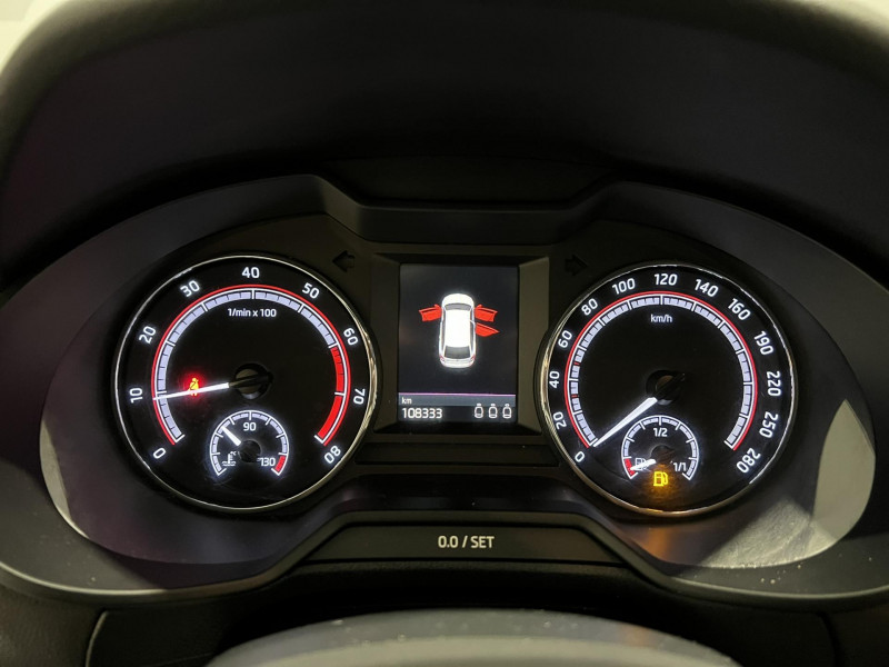Photo 12 de l'offre de SKODA OCTAVIA COMBI 2.0 TSI 245 ch DSG7 RS à 22990€ chez VL Auto