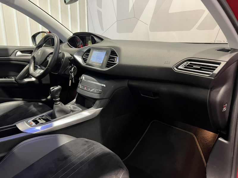 Photo 8 de l'offre de PEUGEOT 308 SW  BlueHDi 130ch S&S BVM6 Allure à 13490€ chez VL Auto