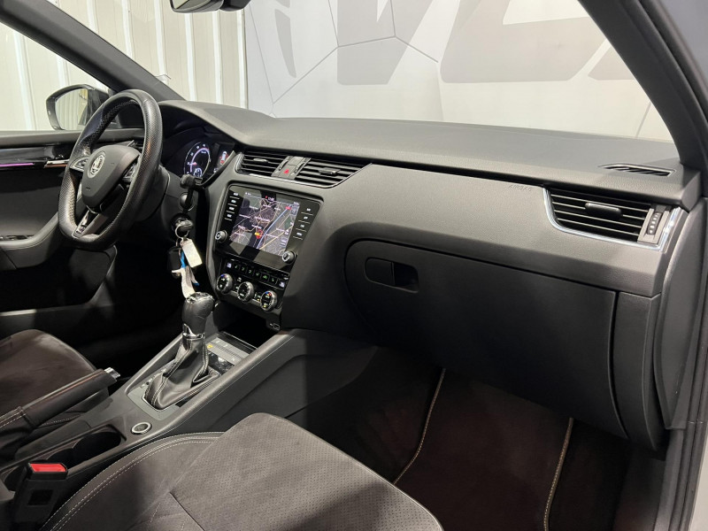 Photo 8 de l'offre de SKODA OCTAVIA COMBI 2.0 TSI 245 ch DSG7 RS à 22990€ chez VL Auto