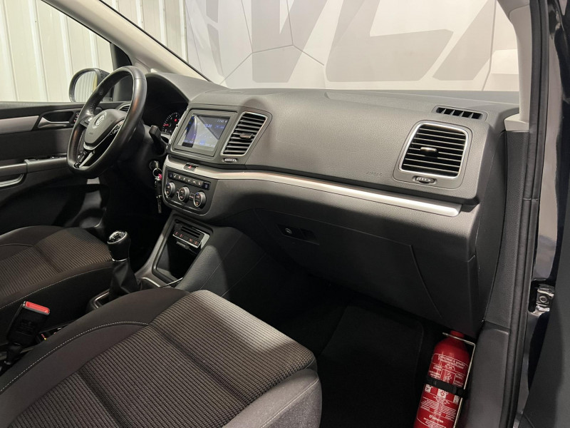 Photo 8 de l'offre de VOLKSWAGEN SHARAN 2.0 TDI 150 BlueMotion Technology Confortline 7 Places à 23990€ chez VL Auto