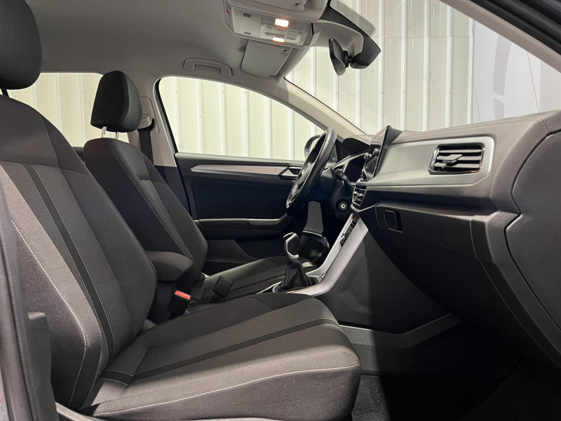 Photo 11 de l'offre de VOLKSWAGEN T-ROC 1.0 TSI 110 Start/Stop BVM6 Life à 21490€ chez VL Auto