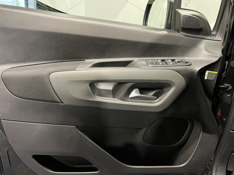 Photo 19 de l'offre de CITROEN BERLINGO Taille M BlueHDi 100 S&S BVM Feel à 16490€ chez VL Auto