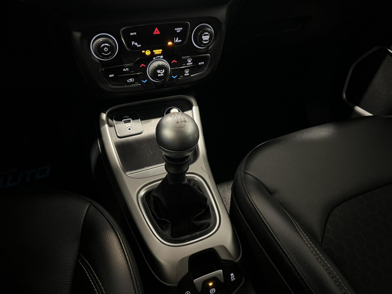 Photo 14 de l'offre de JEEP COMPASS 1.6 MultiJet II - 120 - Longitude à 14990€ chez VL Auto