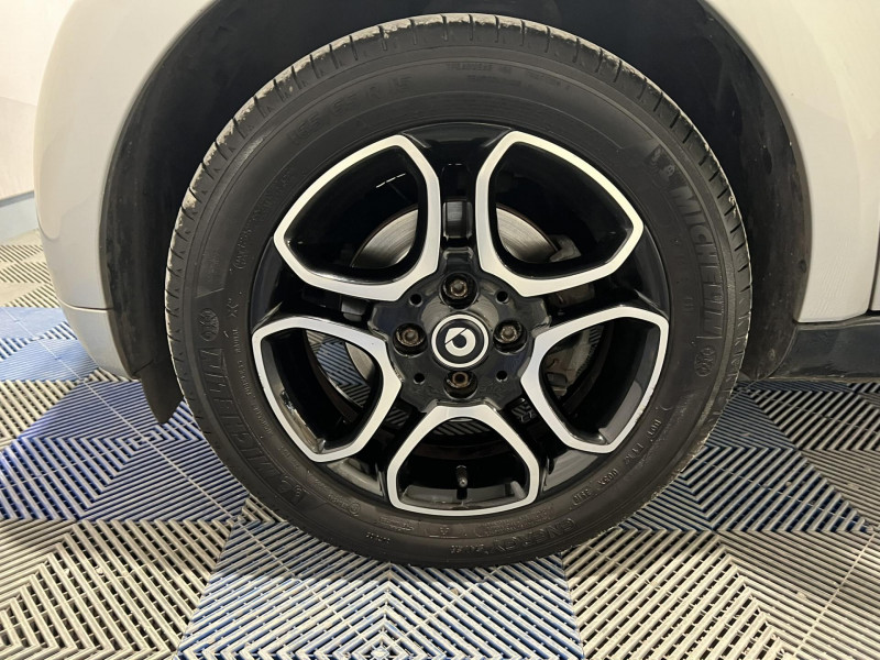 Photo 15 de l'offre de SMART FORTWO 0.9 90 ch S&S BA6 Prime à 11990€ chez VL Auto