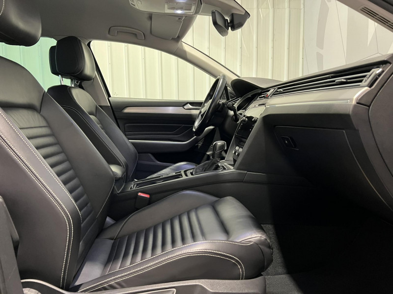 Photo 11 de l'offre de VOLKSWAGEN Passat SW 2.0 TDI 190 DSG7 Elegance à 22990€ chez VL Auto