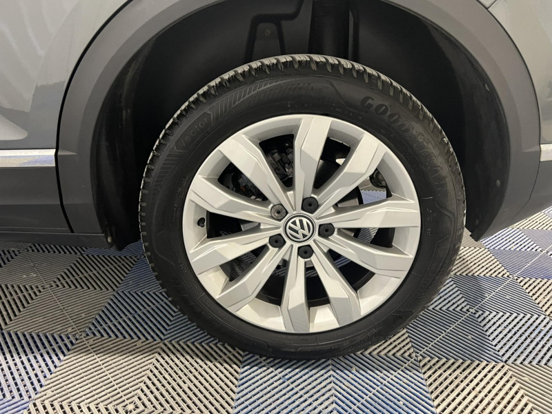 Photo 19 de l'offre de VOLKSWAGEN T-ROC 1.5 TSI 150 EVO Start/Stop  Carat à 17990€ chez VL Auto
