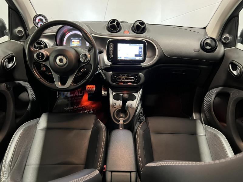 Photo 6 de l'offre de SMART FORTWO Coupé 0.9 90 ch S&S BA6 Brabus Style à 14490€ chez VL Auto