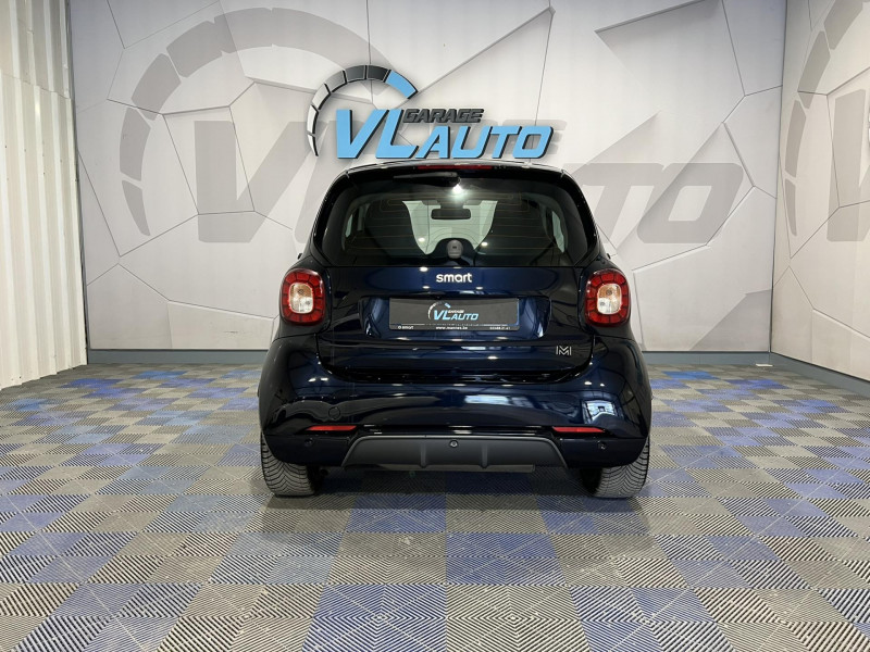 Photo 4 de l'offre de SMART FORTWO Coupé 0.9 90 ch S&S BA6 Brabus Style à 14490€ chez VL Auto
