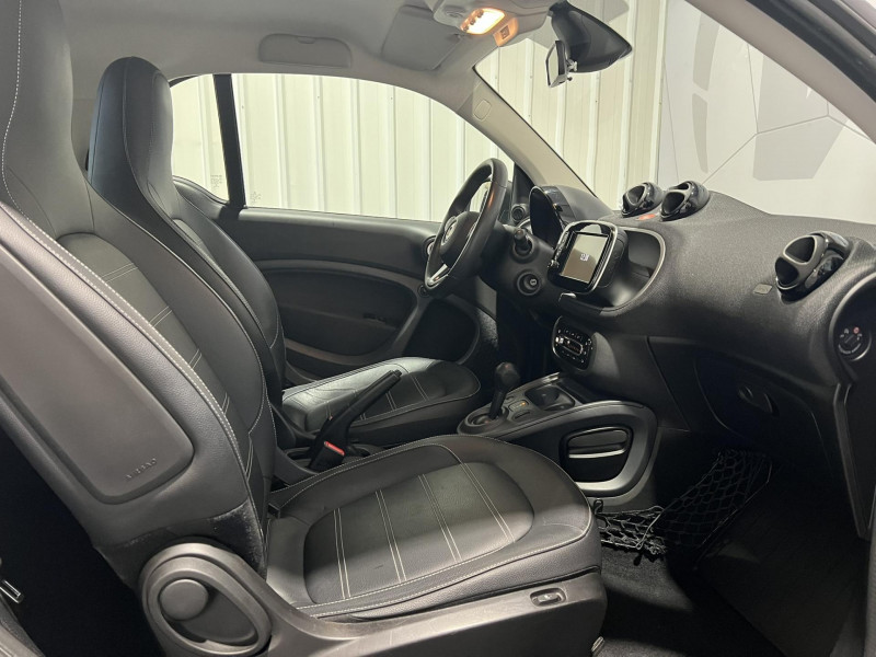 Photo 7 de l'offre de SMART FORTWO 0.9 90 ch S&S BA6 Prime à 11990€ chez VL Auto