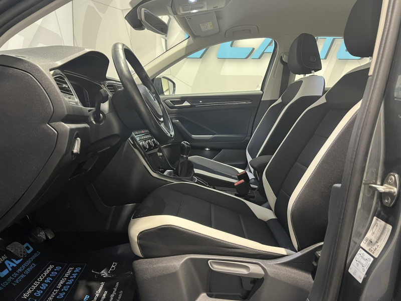 Photo 7 de l'offre de VOLKSWAGEN T-ROC 1.5 TSI 150 EVO Start/Stop  Carat à 17990€ chez VL Auto