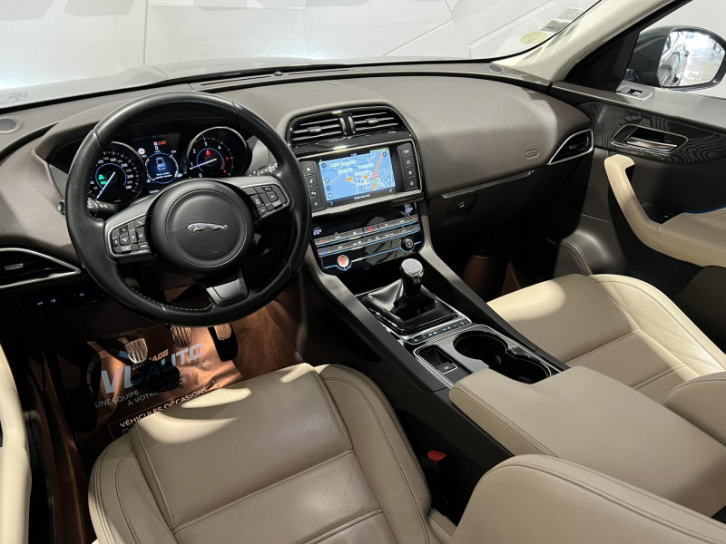 Photo 10 de l'offre de JAGUAR F-PACE 2.0 D - 180 AWD Prestige à 16990€ chez VL Auto
