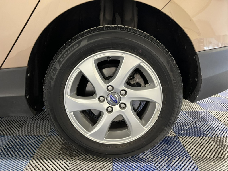 Photo 19 de l'offre de VOLVO V40 CROSS COUNTRY D2 115 Kinetic BVA à 15990€ chez VL Auto