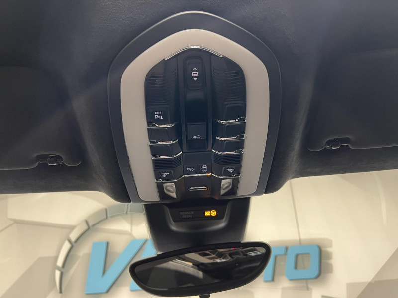 Photo 25 de l'offre de PORSCHE MACAN Turbo 3.6 V6 400 ch PDK à 43990€ chez VL Auto