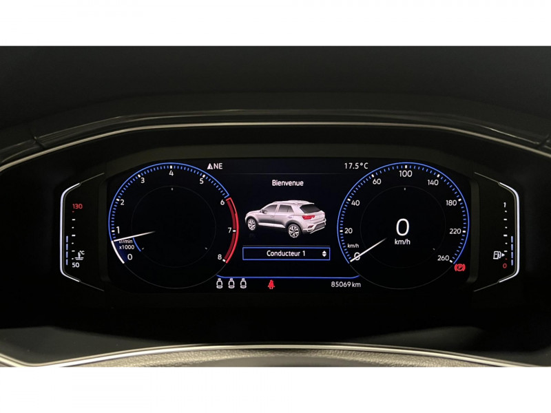 Photo 9 de l'offre de VOLKSWAGEN T-ROC 1.5 TSI 150 EVO Start/Stop  Carat à 17990€ chez VL Auto