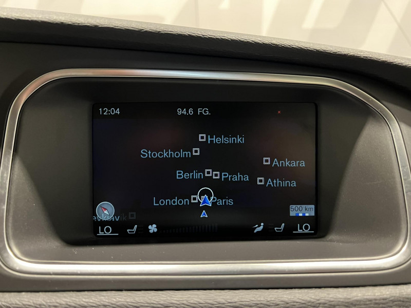 Photo 12 de l'offre de VOLVO V40 CROSS COUNTRY D2 115 Kinetic BVA à 15990€ chez VL Auto