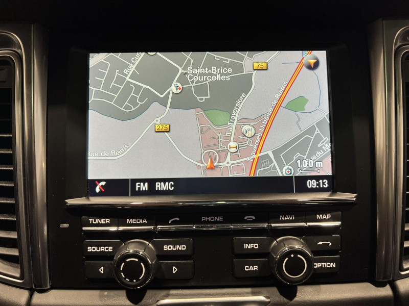 Photo 12 de l'offre de PORSCHE MACAN Turbo 3.6 V6 400 ch PDK à 43990€ chez VL Auto